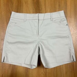 White House Black Market Women’s Light Gray Shorts Size 00